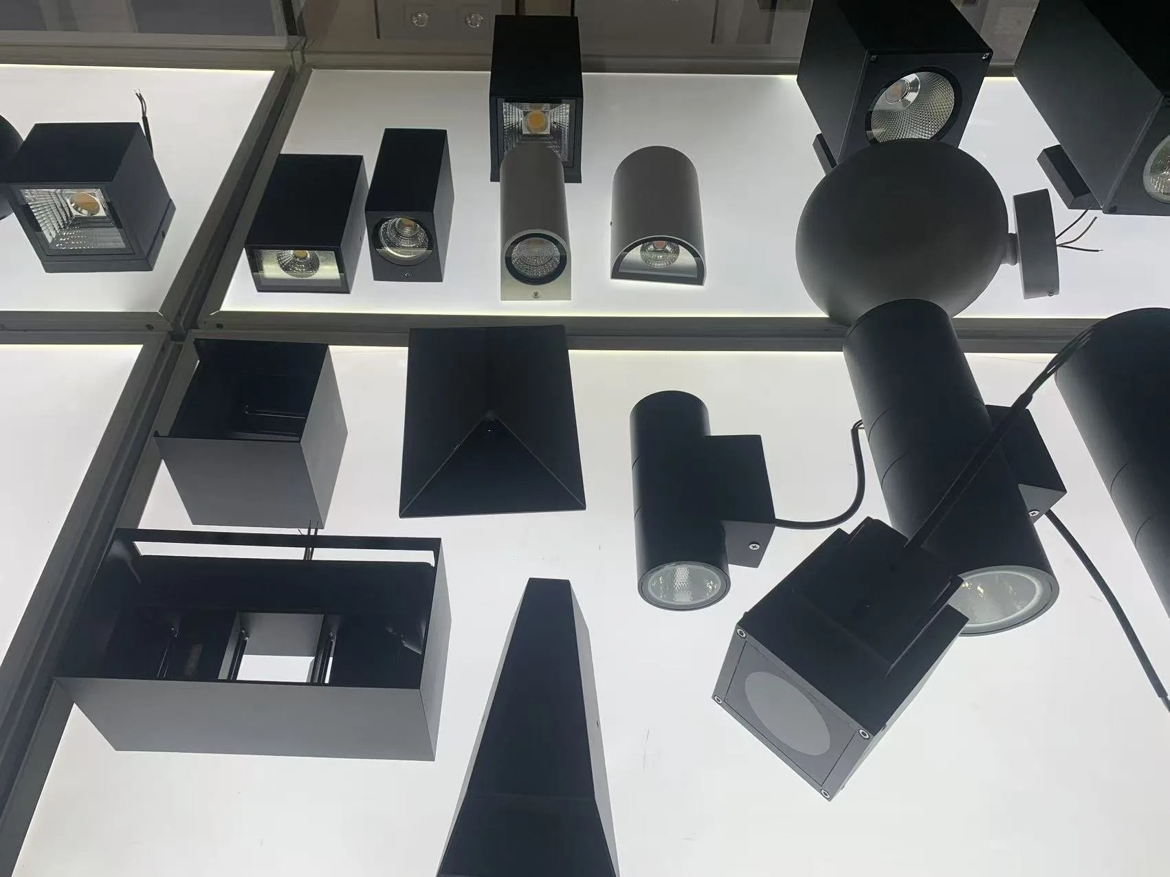 Outdoor architectural LED fixtures