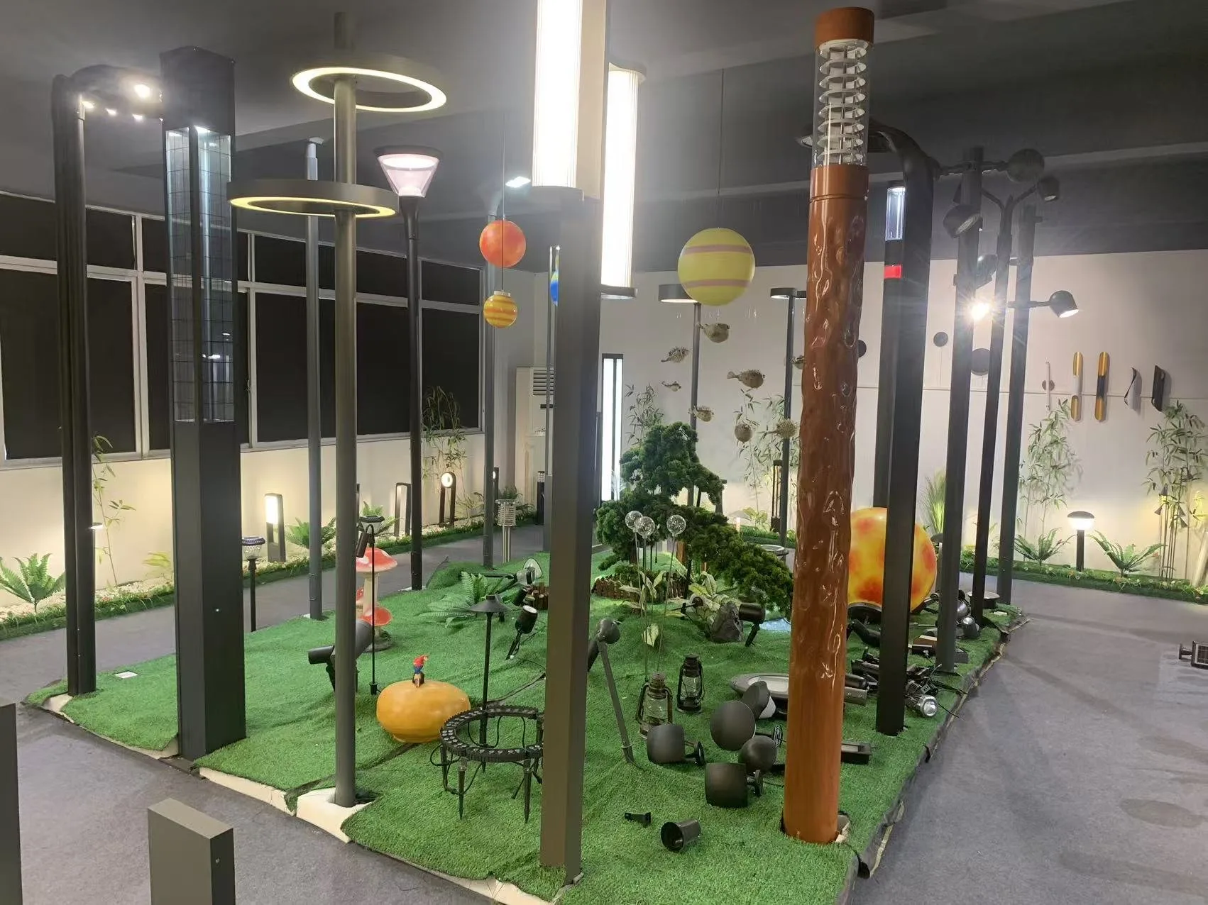 Solar street lights showroom overview