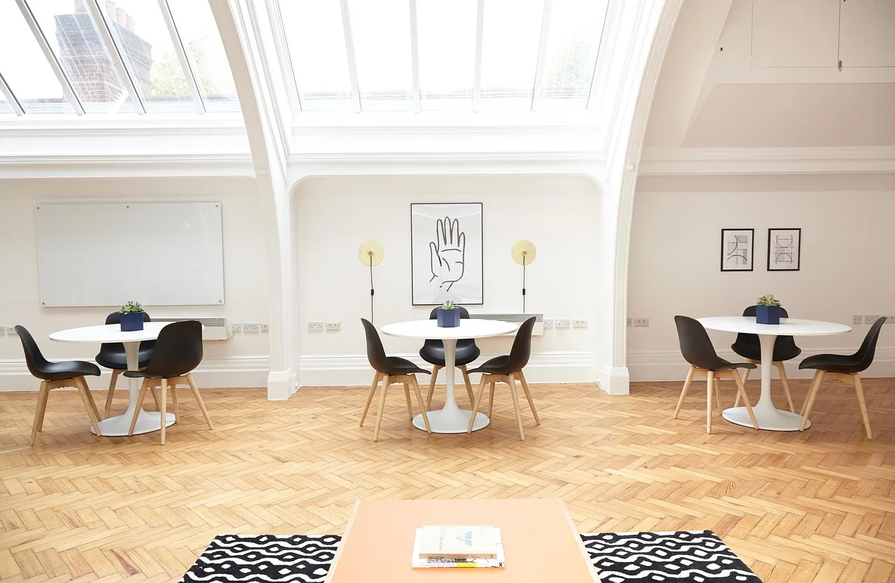 GCC office lighting by Yakeen Lighting